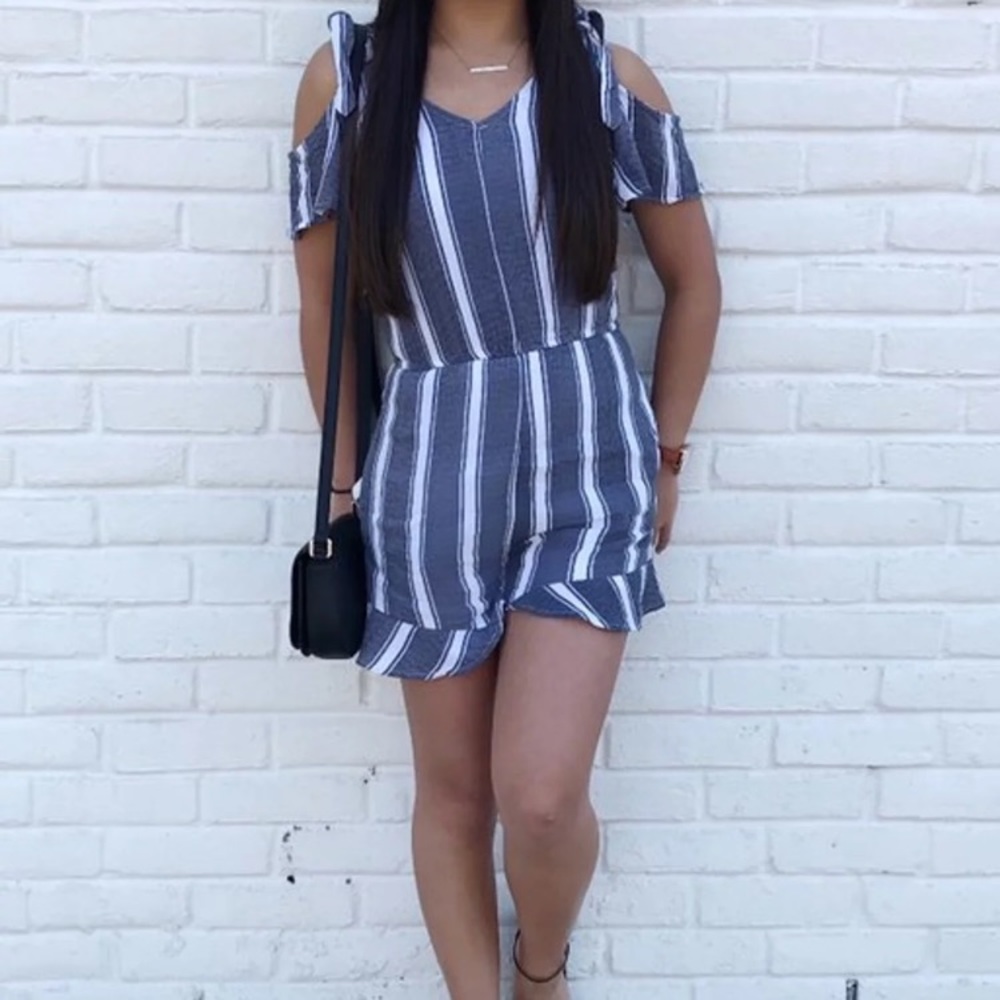 American Eagle Romper with Pockets